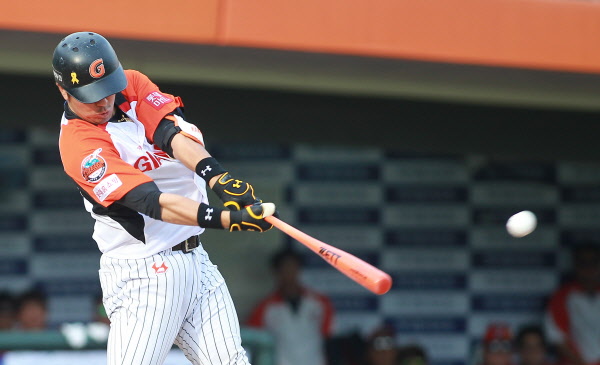 강민호 1타점 적시타